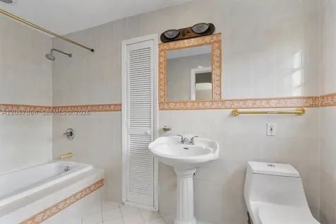 4445 N Michigan Avenue Miami Beach FL 33140