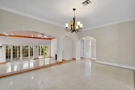 4445 N Michigan Avenue Miami Beach FL 33140