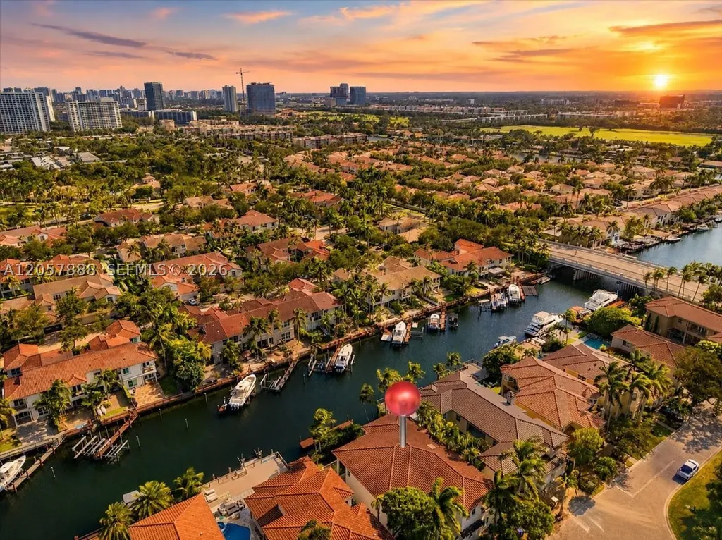 996 Sanibel Drive Hollywood FL 33019
