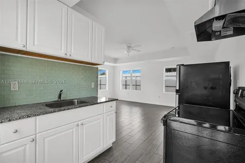 529 NW 88th Street El Portal FL 33150