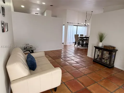 6641 NW 174th Terrace Hialeah FL 33015
