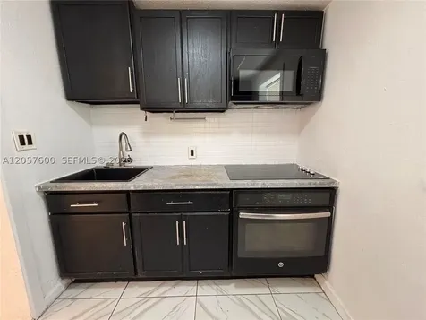 1079 NW 112th Terrace Miami FL 33168