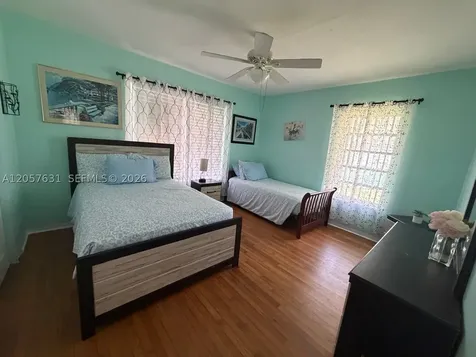 709 N 26th Avenue Hollywood FL 33020