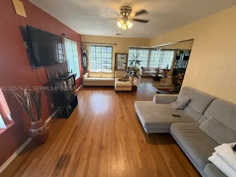 709 N 26th Avenue Hollywood FL 33020