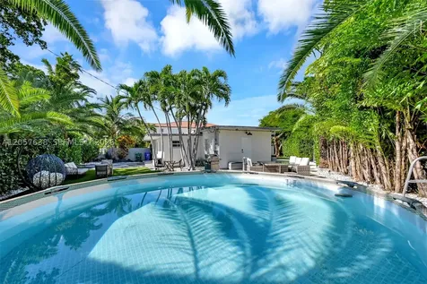 1800 SW 5th Avenue Miami FL 33129