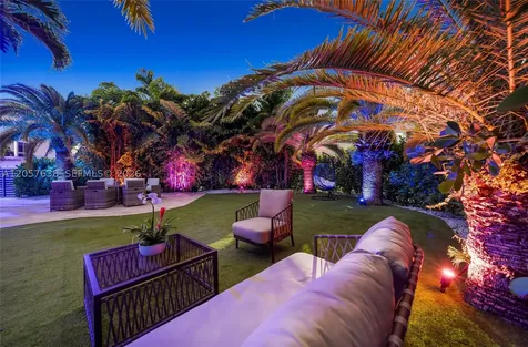 1800 SW 5th Avenue Miami FL 33129
