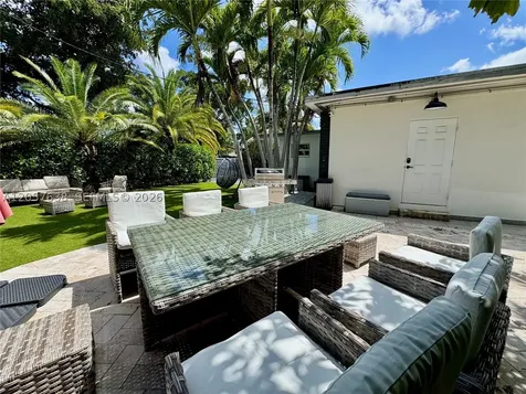 1800 SW 5th Avenue Miami FL 33129