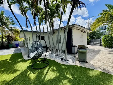 1800 SW 5th Avenue Miami FL 33129