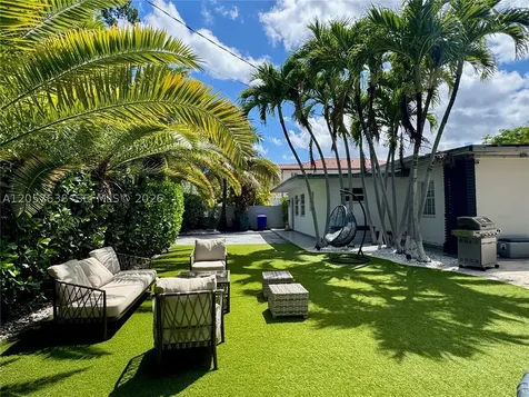 1800 SW 5th Avenue Miami FL 33129