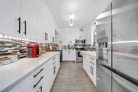 1800 SW 5th Avenue Miami FL 33129