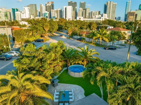 1800 SW 5th Avenue Miami FL 33129