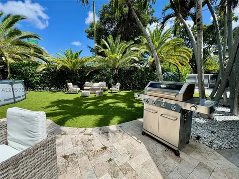 1800 SW 5th Avenue Miami FL 33129
