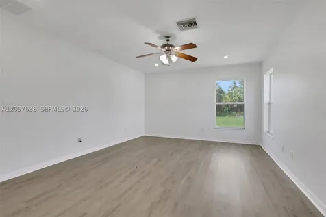1807 NE 28th Street Cape Coral FL 33909