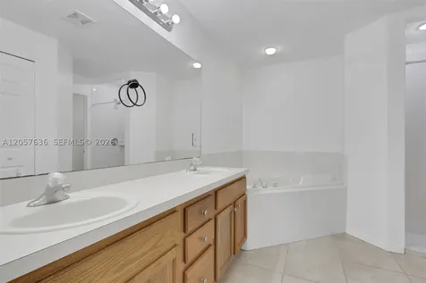 1807 NE 28th Street Cape Coral FL 33909
