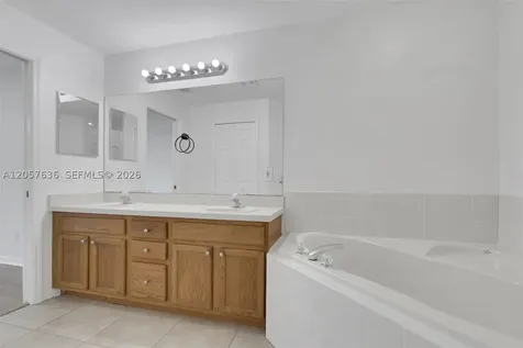 1807 NE 28th Street Cape Coral FL 33909