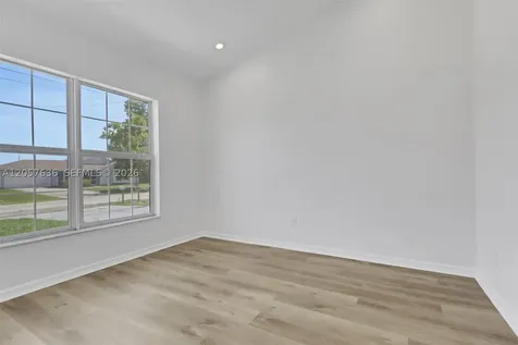 1807 NE 28th Street Cape Coral FL 33909