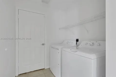 1807 NE 28th Street Cape Coral FL 33909