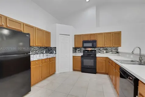 1807 NE 28th Street Cape Coral FL 33909