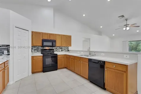 1807 NE 28th Street Cape Coral FL 33909