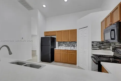 1807 NE 28th Street Cape Coral FL 33909