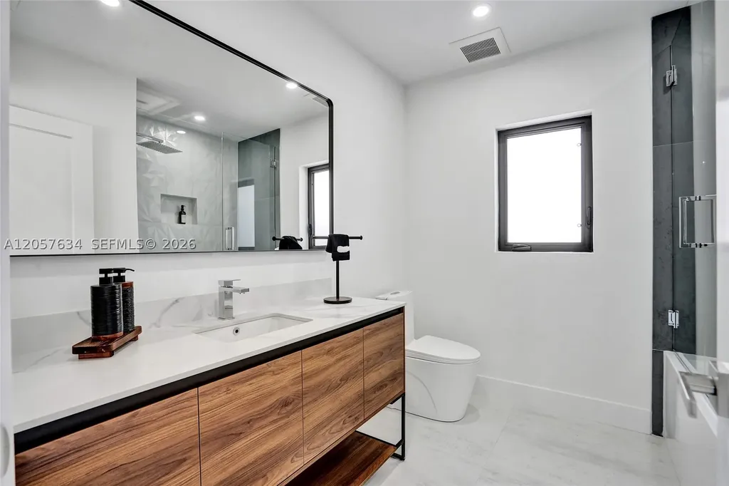 3010 NE 46th Street Fort Lauderdale FL 33308