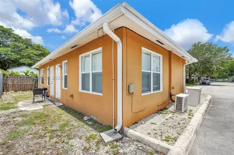 529 NW 88th Street El Portal FL 33150