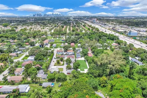 529 NW 88th Street El Portal FL 33150