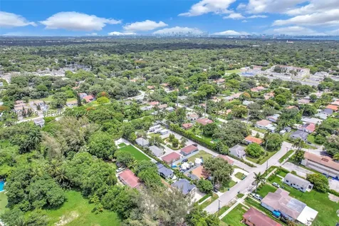 529 NW 88th Street El Portal FL 33150