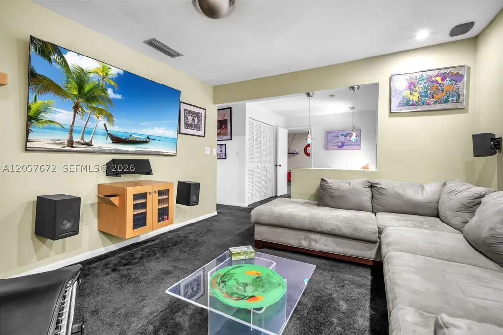 3908 Parkside Lane Hollywood FL 33021