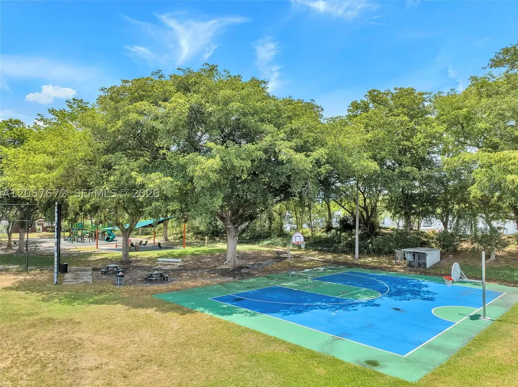3908 Parkside Lane Hollywood FL 33021