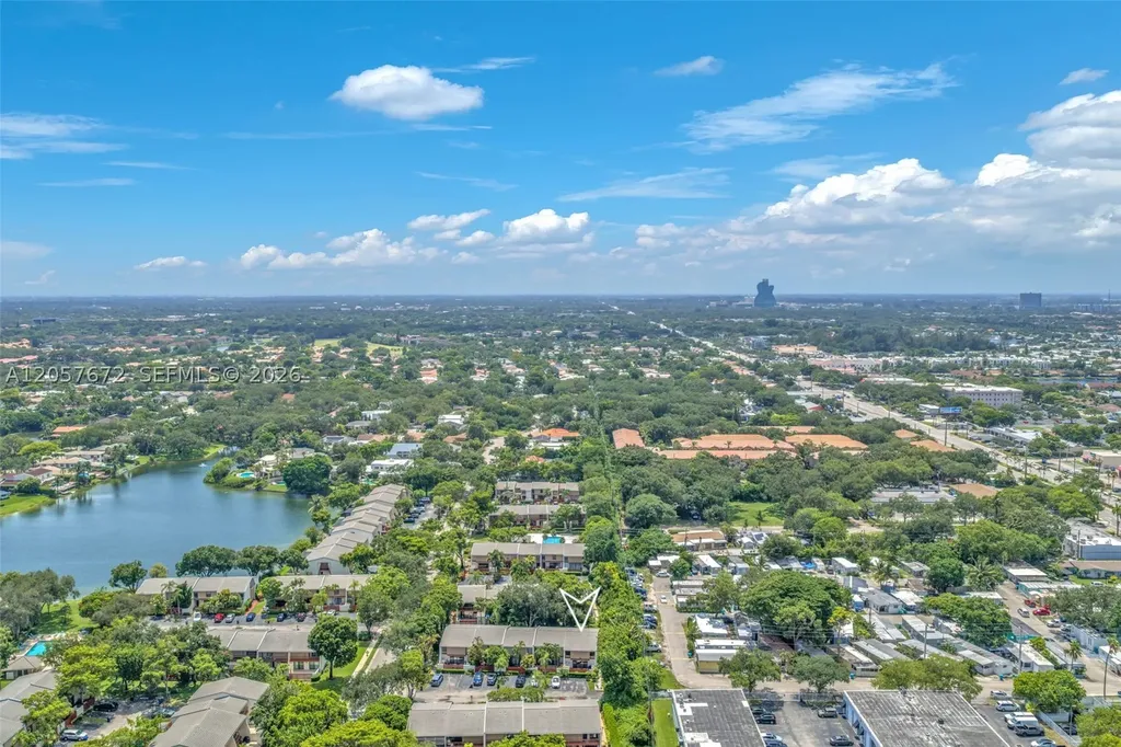 3908 Parkside Lane Hollywood FL 33021