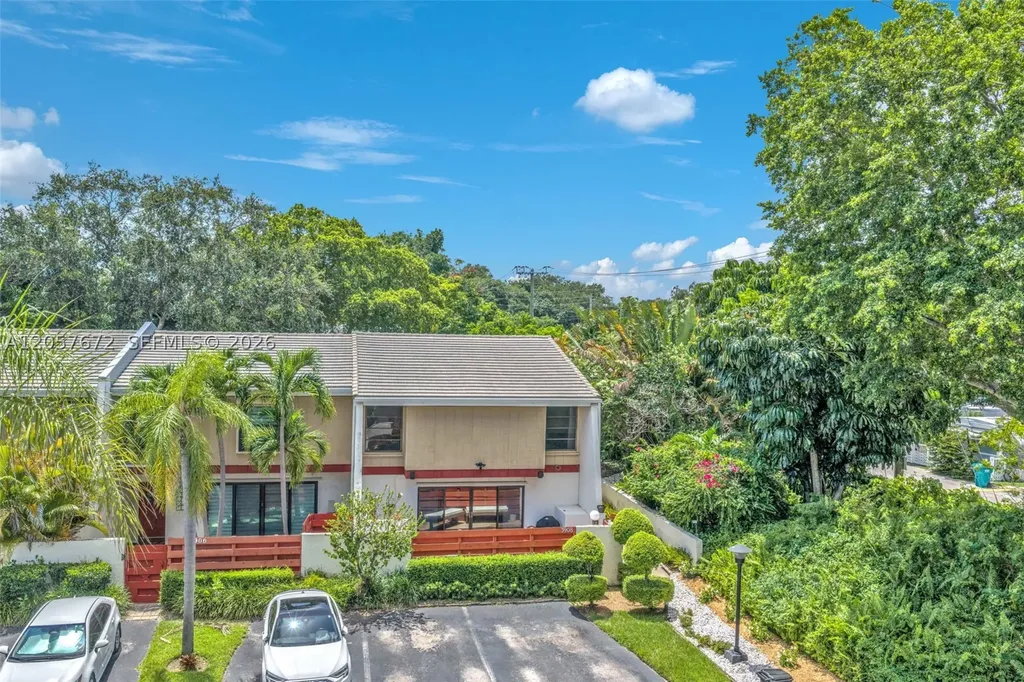 3908 Parkside Lane Hollywood FL 33021