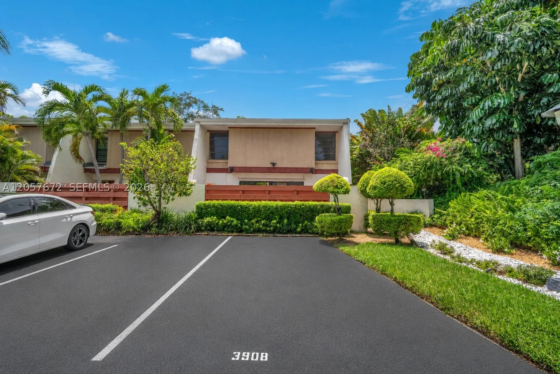 3908 Parkside Lane Hollywood FL 33021