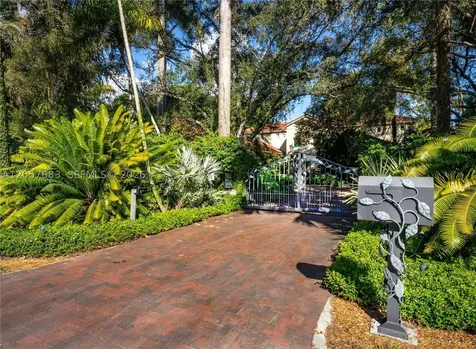 4867 SW 82nd Street Miami FL 33143