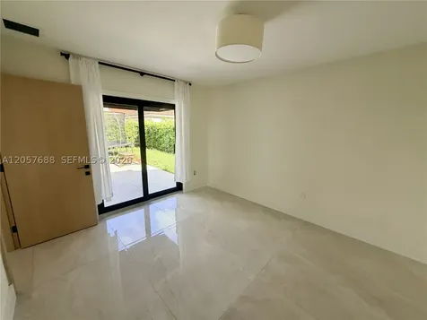 470 SW 88th Place E Miami FL 33174