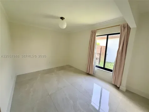 470 SW 88th Place E Miami FL 33174