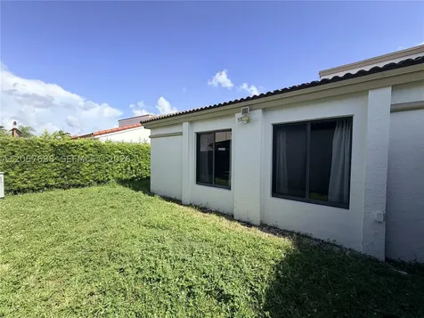 470 SW 88th Place E Miami FL 33174