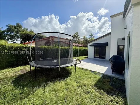 470 SW 88th Place E Miami FL 33174