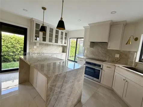 470 SW 88th Place E Miami FL 33174