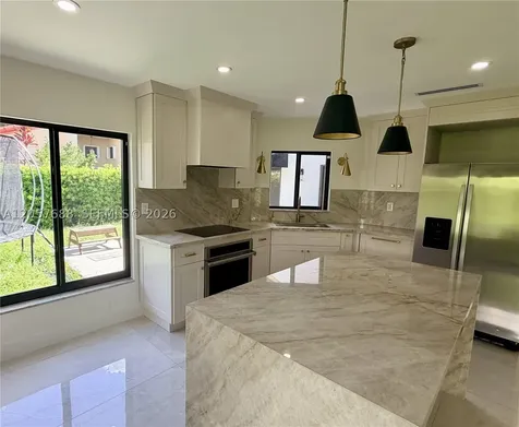 470 SW 88th Place E Miami FL 33174