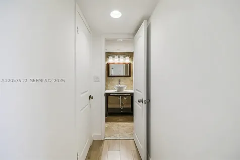 401 Ocean Drive Miami Beach FL 33139