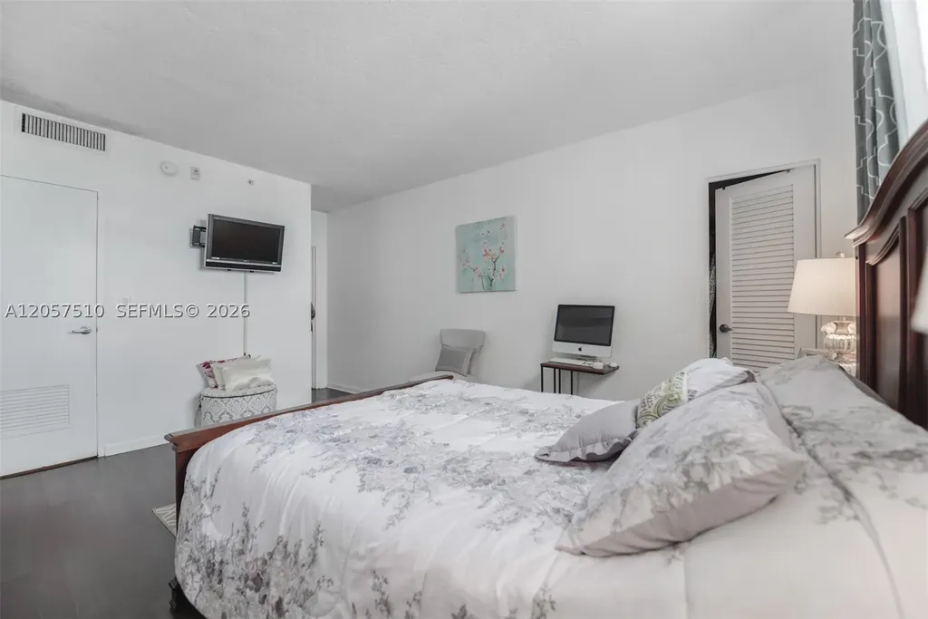 3000 S Ocean Drive Hollywood FL 33019