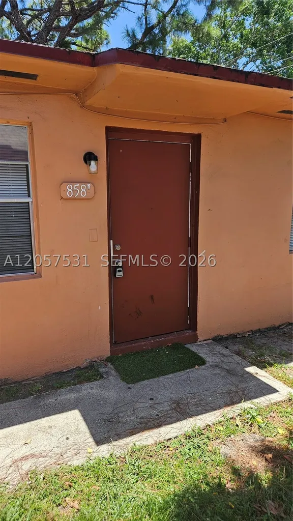 850 SW 6th Court Pompano Beach FL 33060