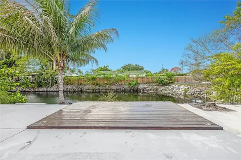 10350 SW 48th Street Miami FL 33165