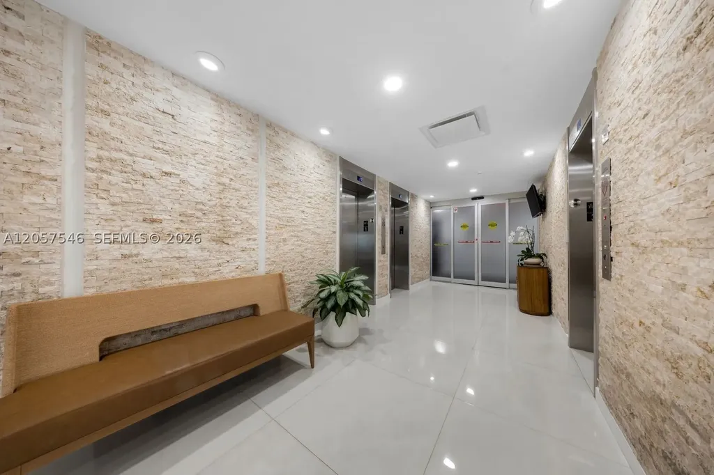 3200 NE 36th Street Fort Lauderdale FL 33308