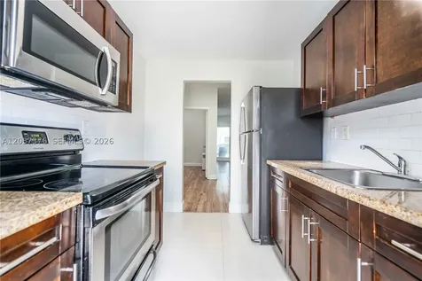 7927 East Drive North Bay Village FL 33141