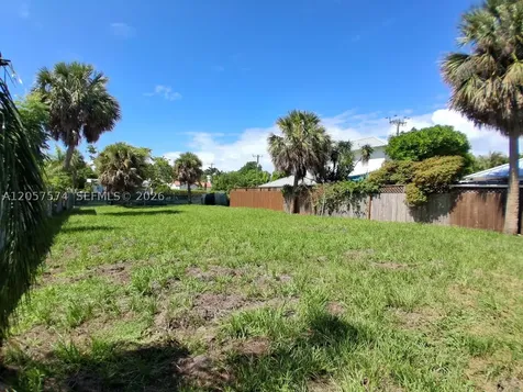531 31st Street West Palm Beach FL 33407