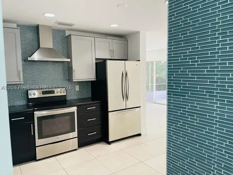 1900 NE 41st Street Oakland Park FL 33308