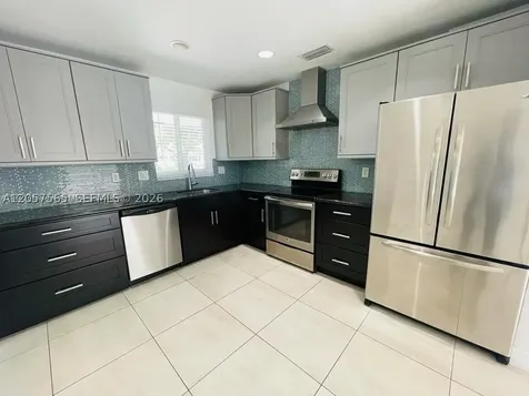 1900 NE 41st Street Oakland Park FL 33308