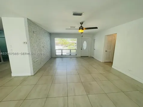 1900 NE 41st Street Oakland Park FL 33308
